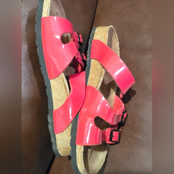 Red patent birkenstocks 36 - Picture 5 of 6